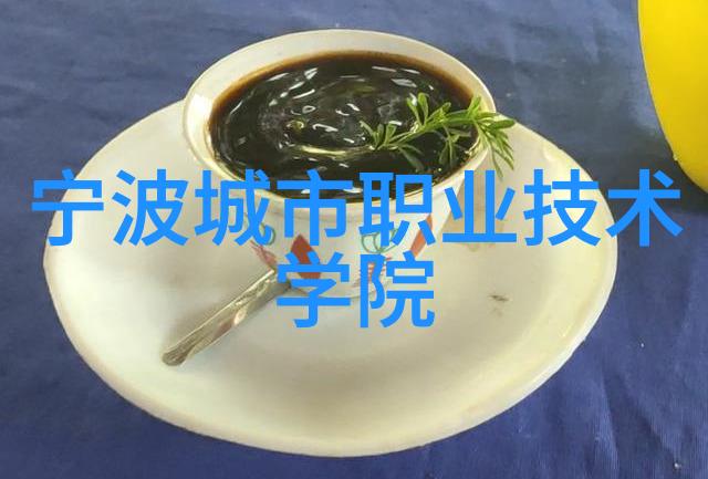 小雨伞下的温暖故事