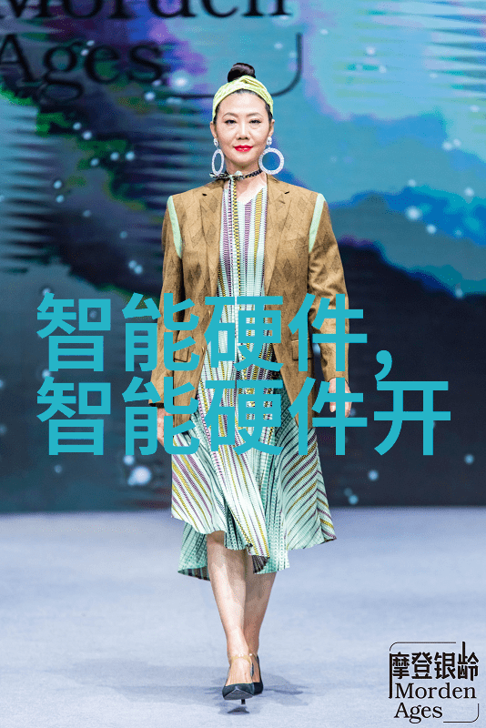 彩钢压瓦机金属的诗篇与城市的脉动