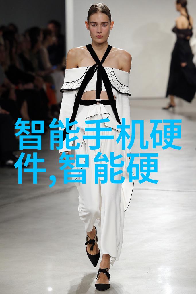 对于小型和中型企业来说引入智能制造带来的挑战是什么以及他们应该如何应对这些挑战呢