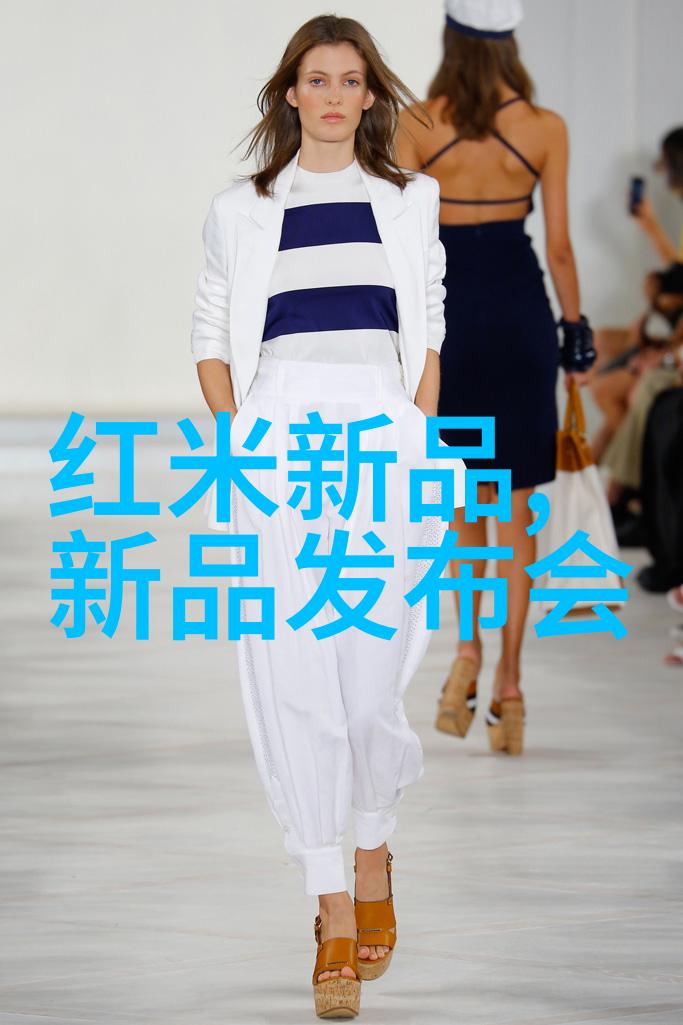 双人床上的呼吸与痛诉